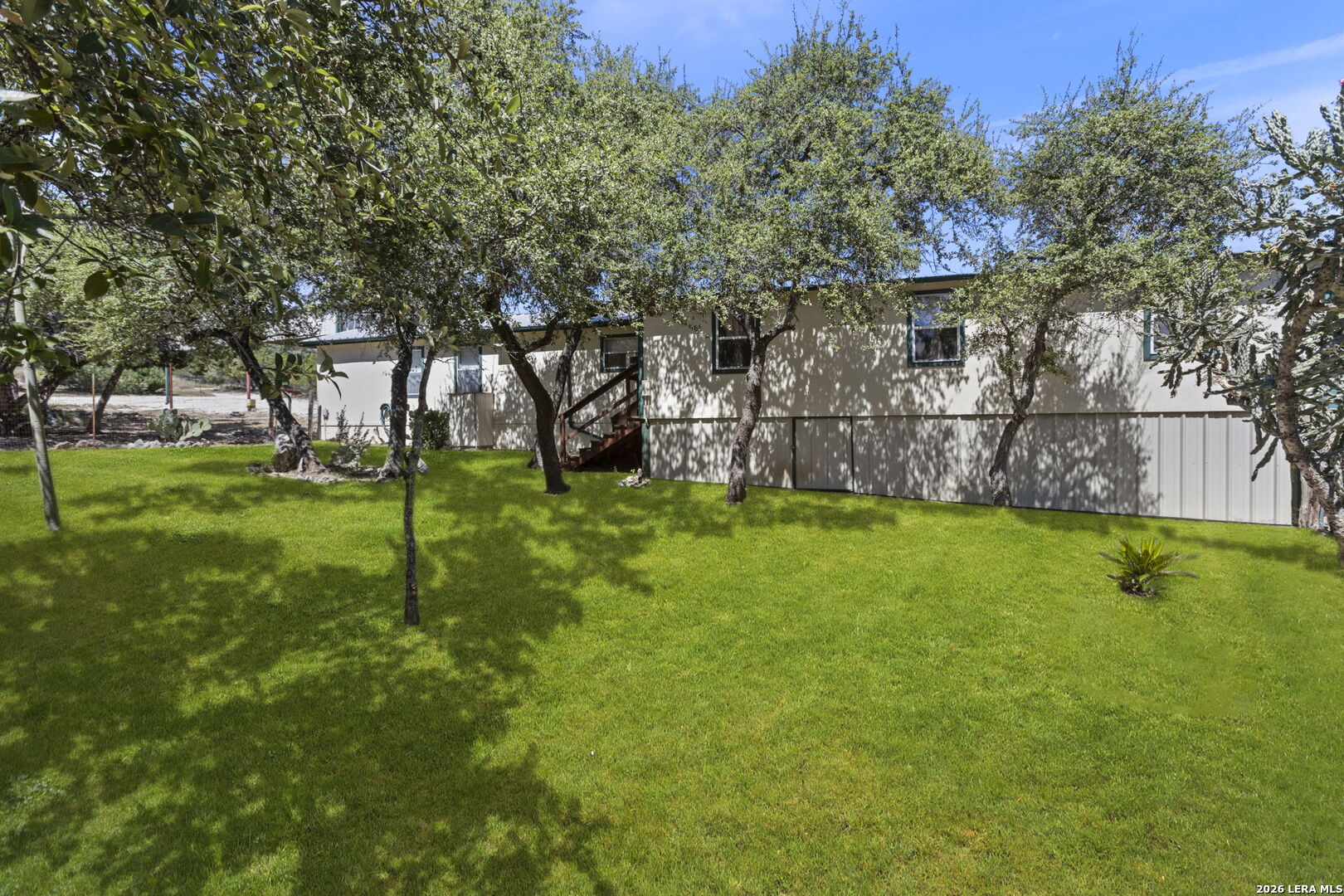 182 AUSTIN LN