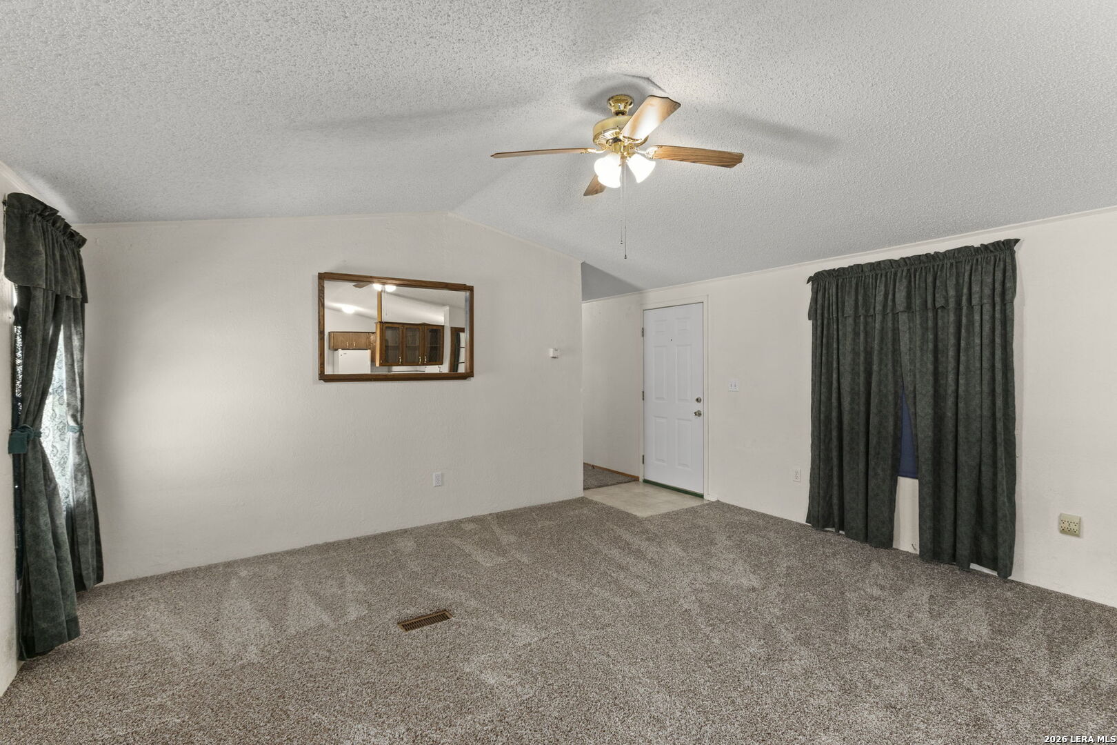 182 AUSTIN LN