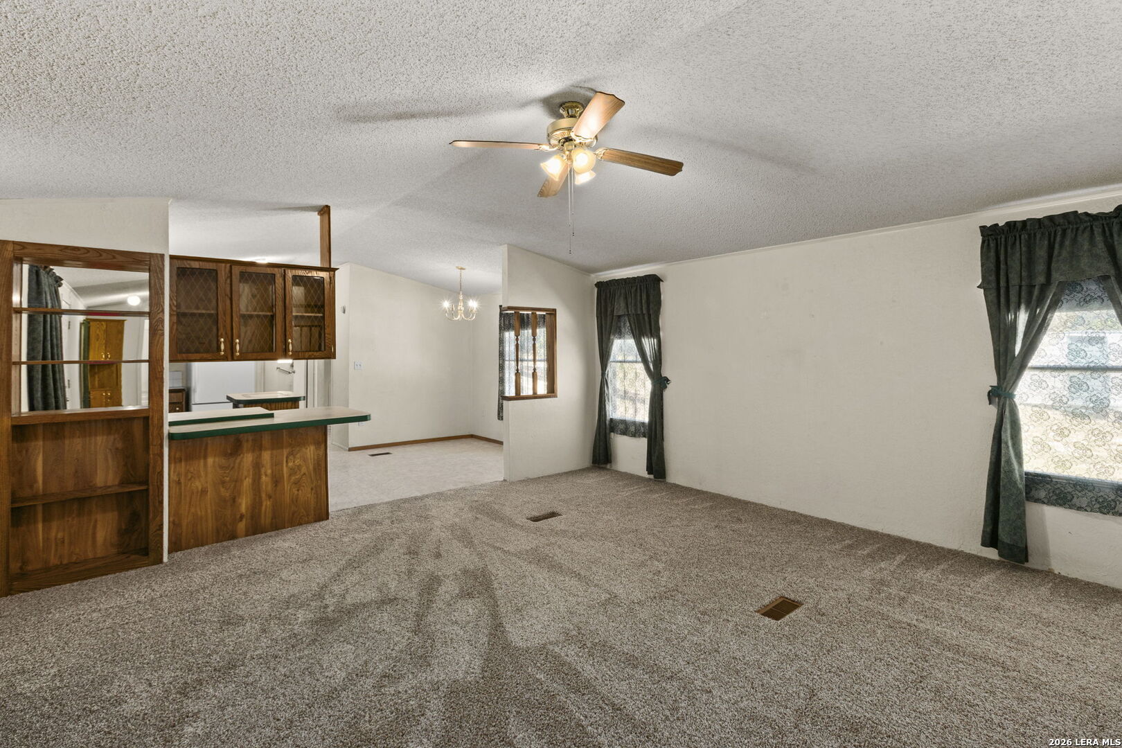 182 AUSTIN LN