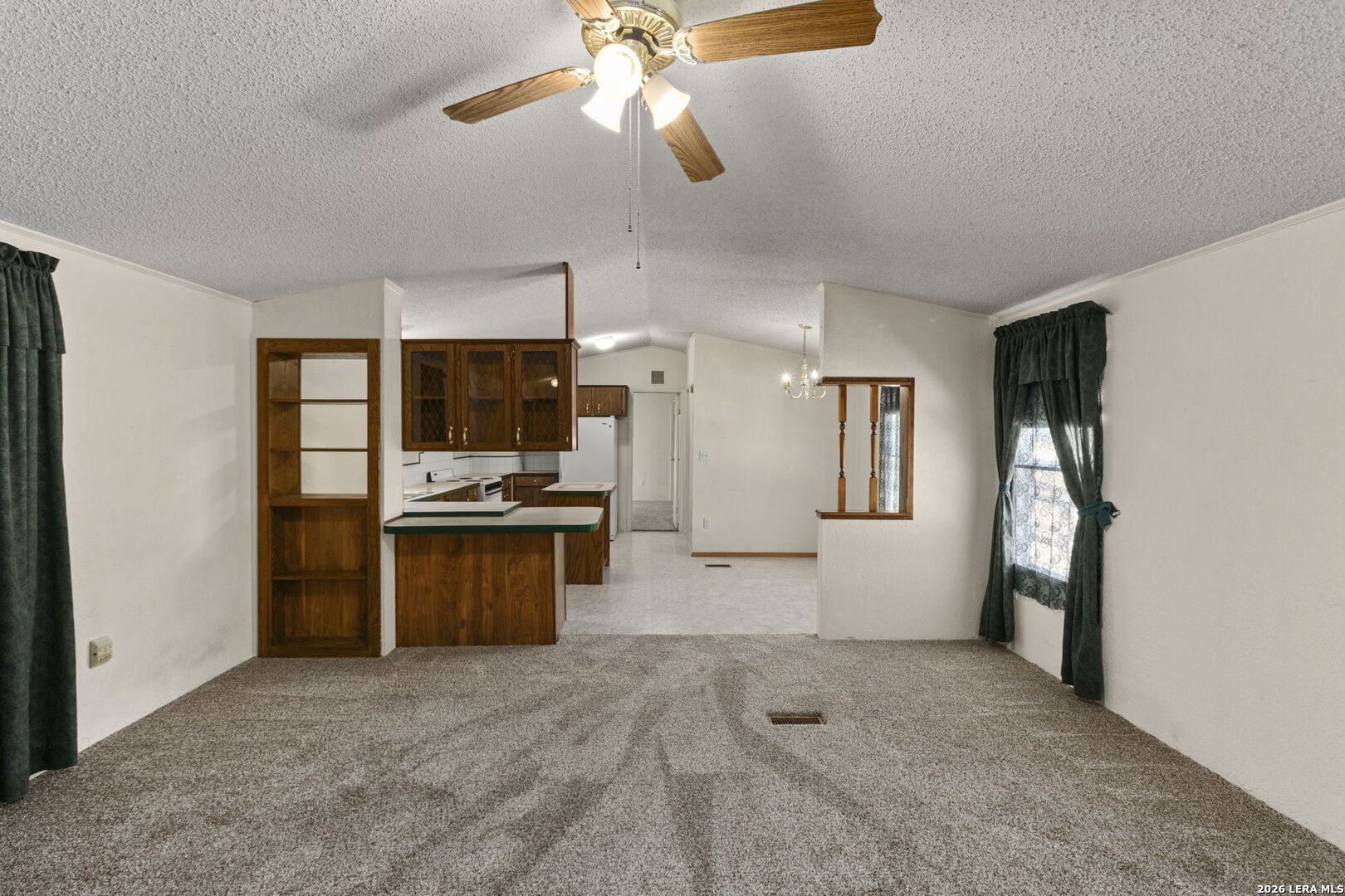 182 AUSTIN LN