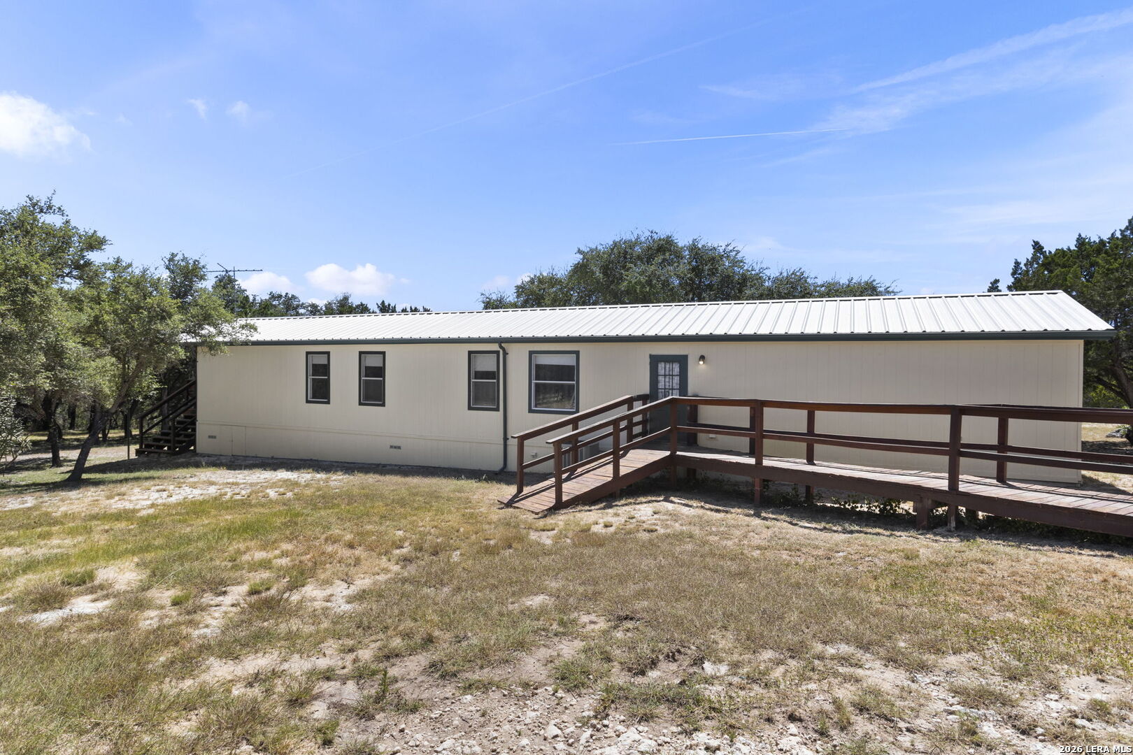 182 AUSTIN LN