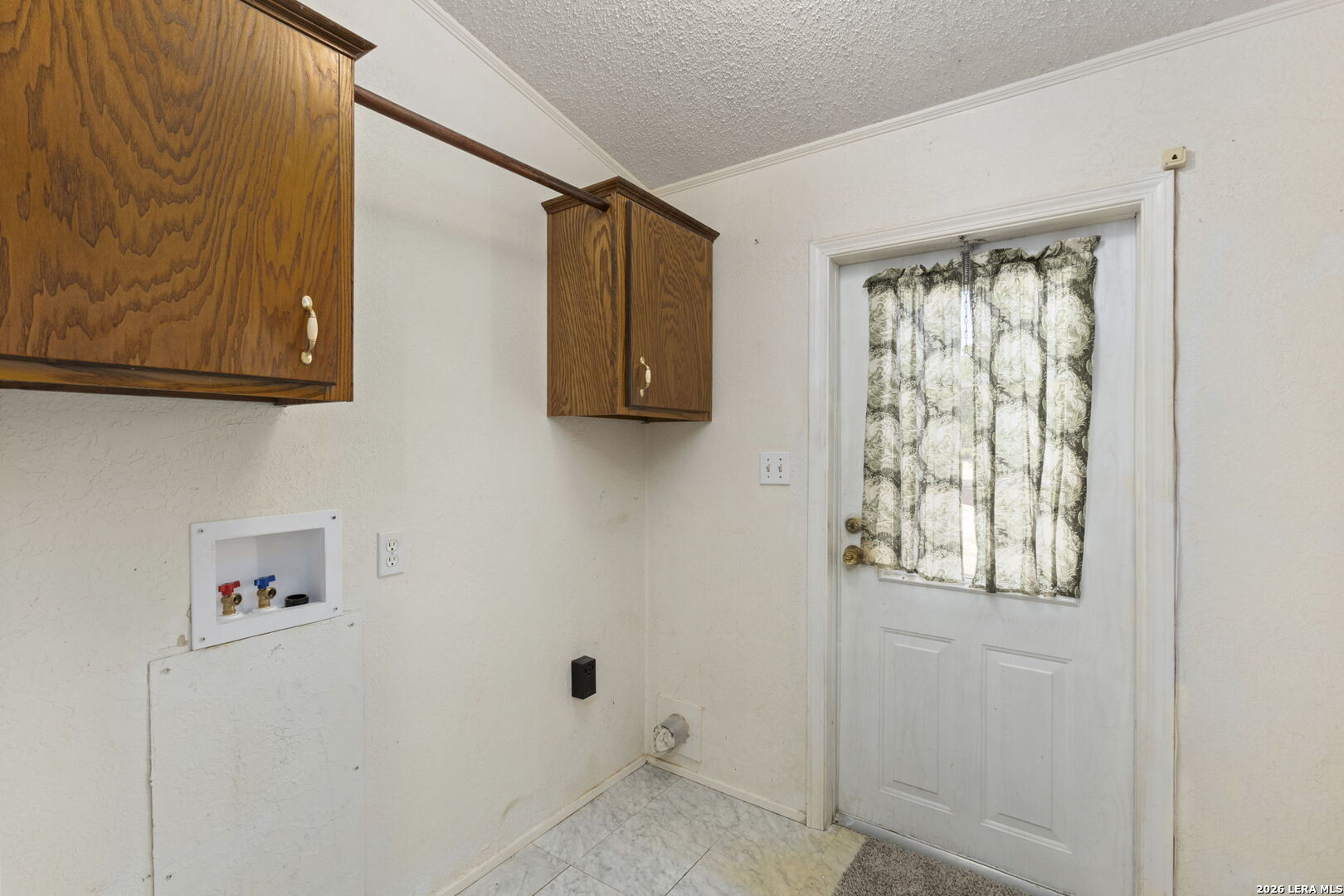 182 AUSTIN LN