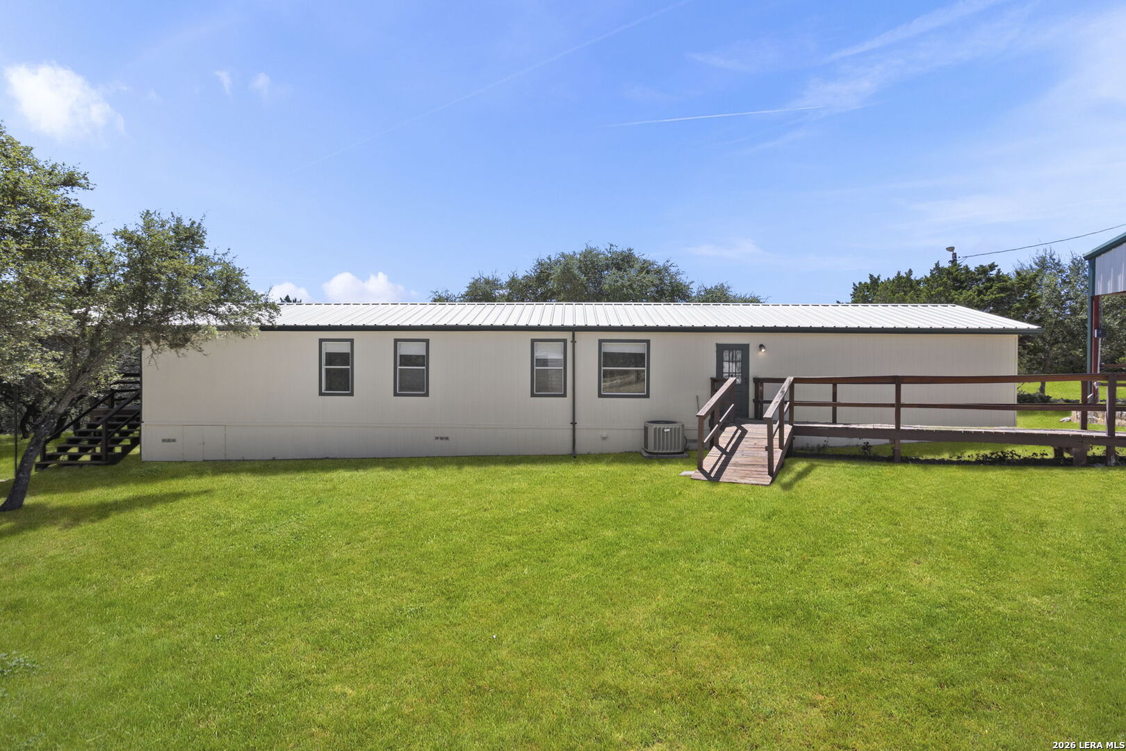 182 AUSTIN LN