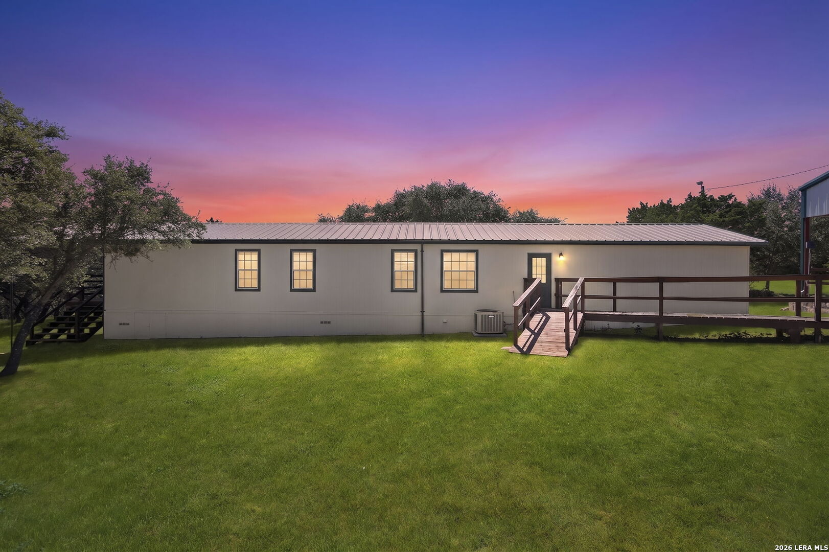 182 AUSTIN LN
