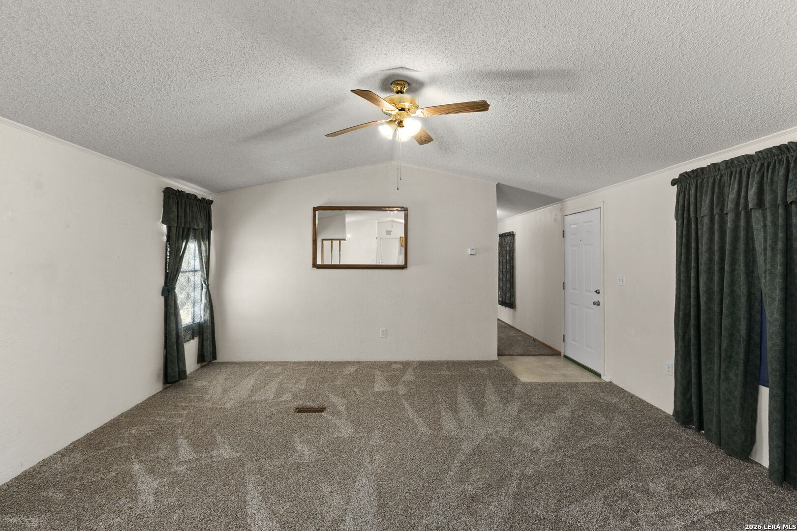 182 AUSTIN LN