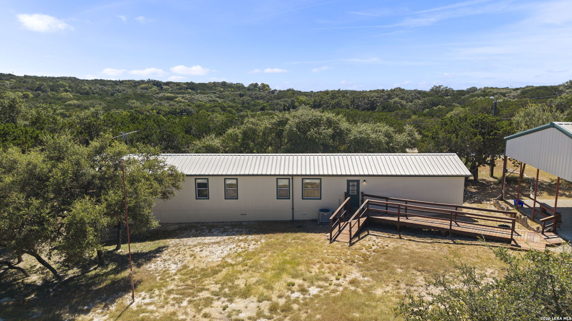 182 AUSTIN LN