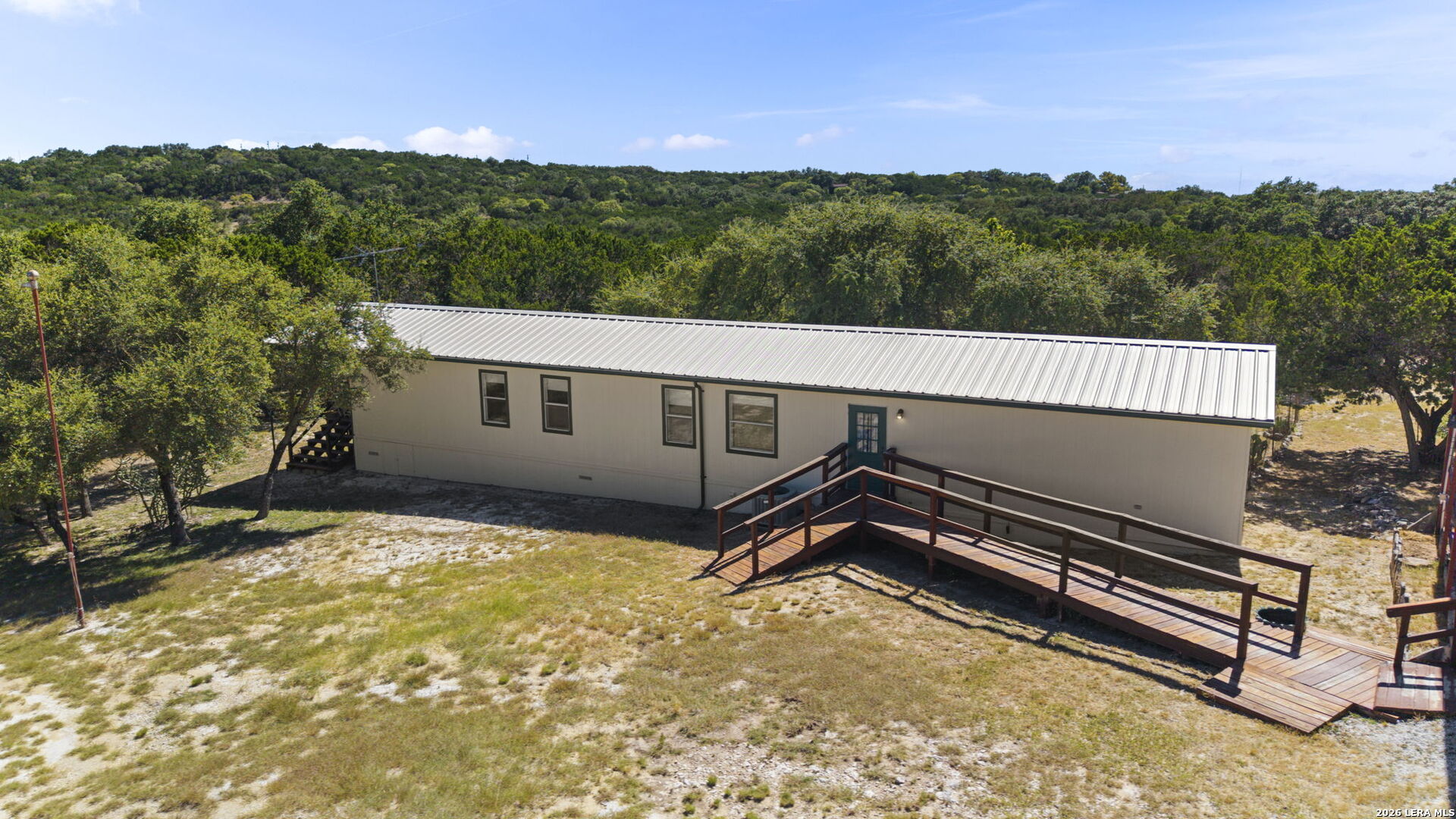 182 AUSTIN LN