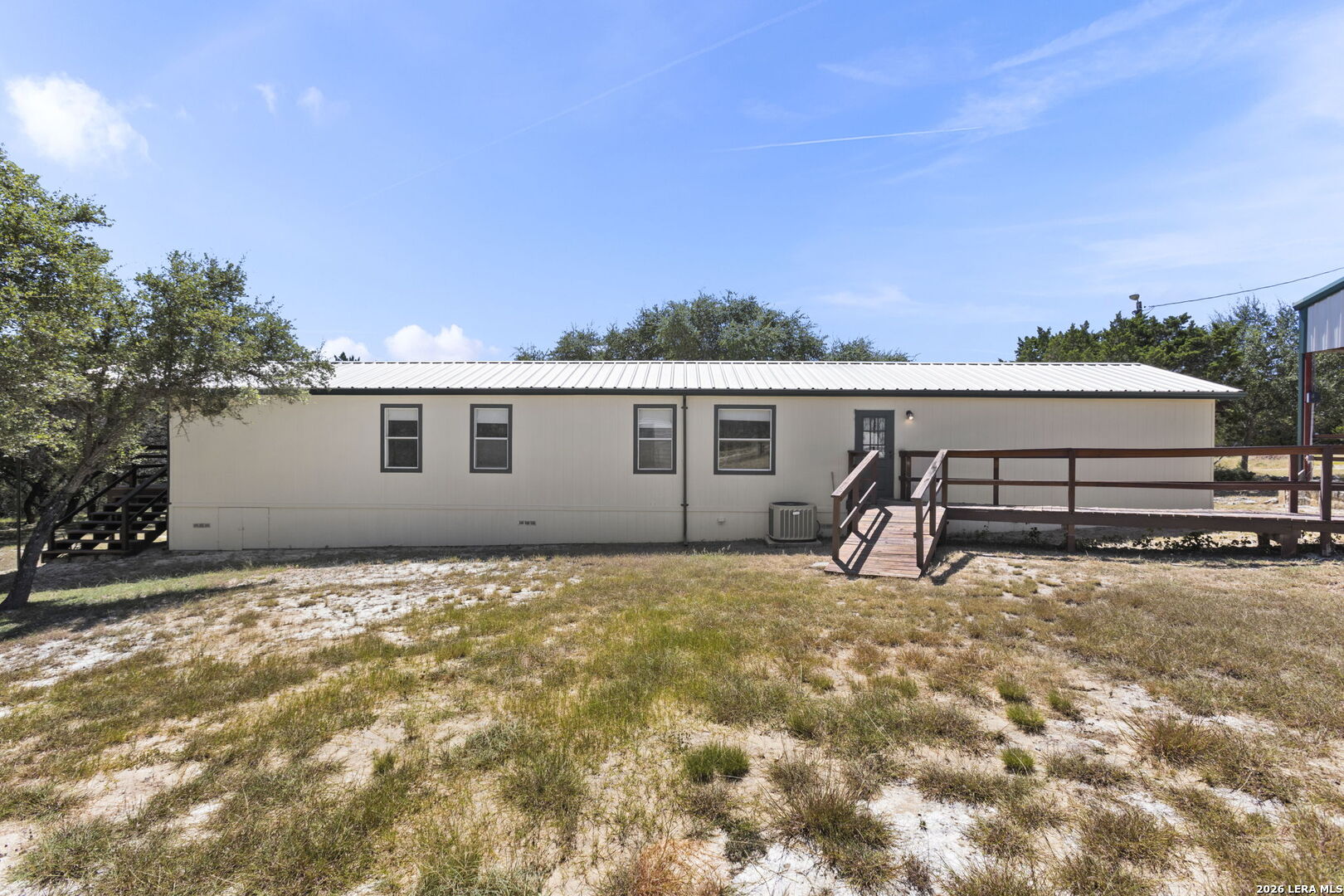 182 AUSTIN LN