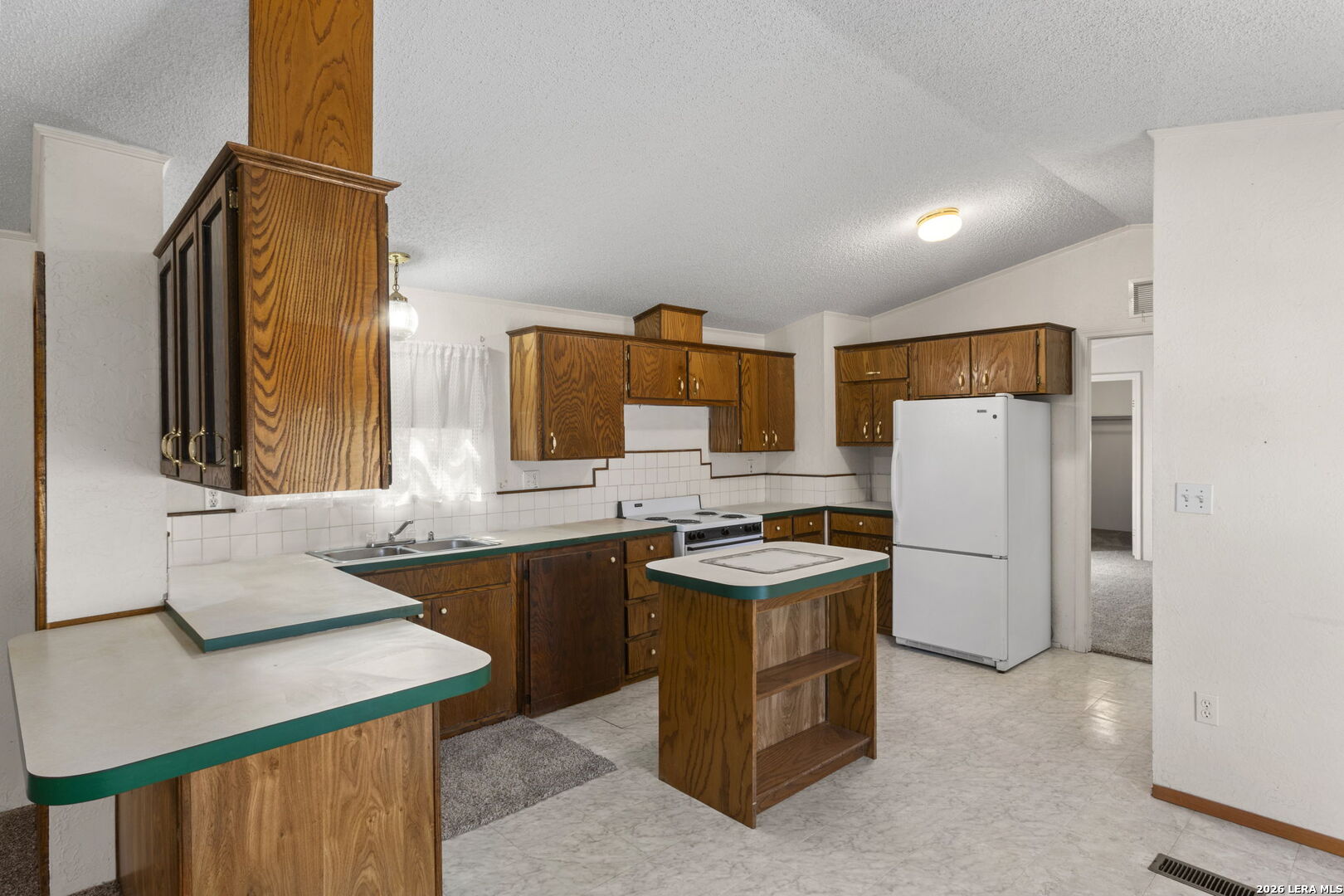 182 AUSTIN LN