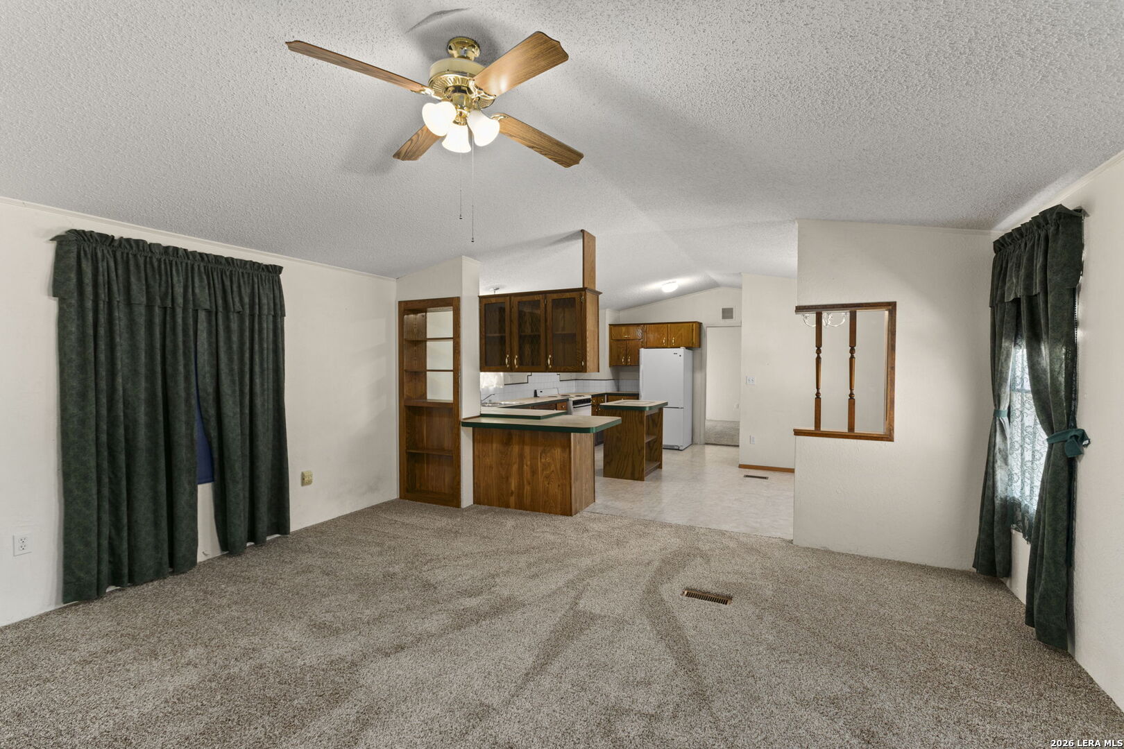 182 AUSTIN LN