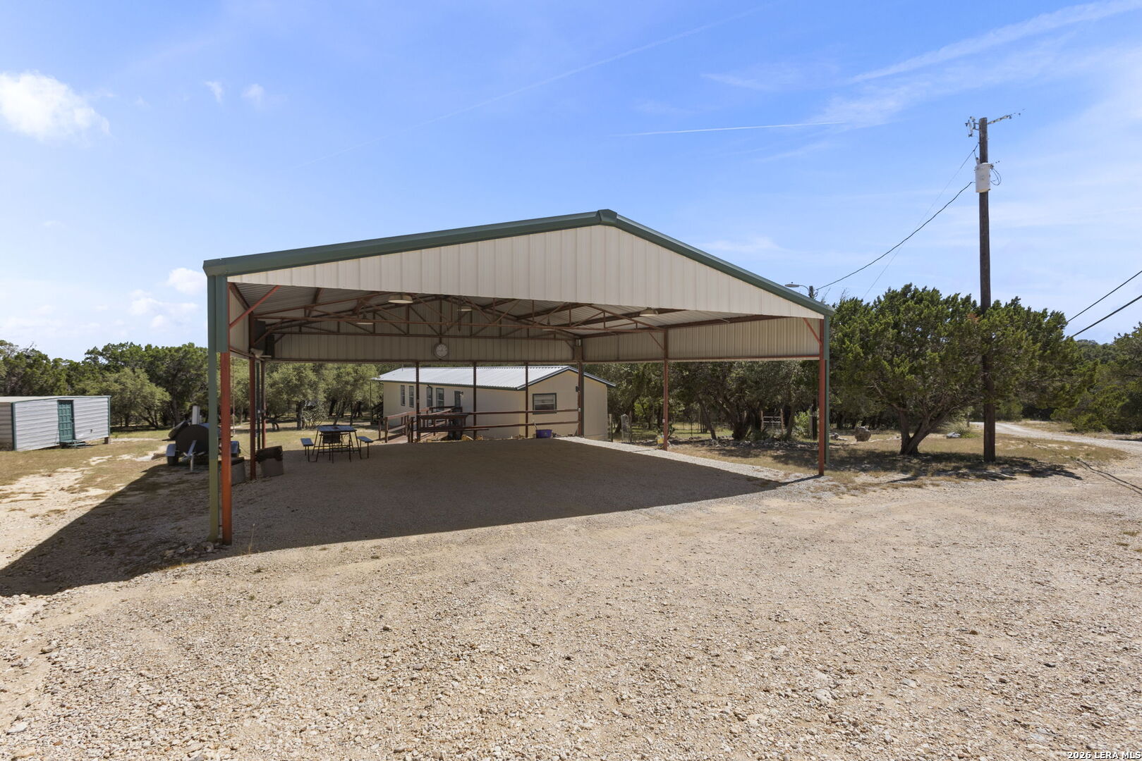 182 AUSTIN LN