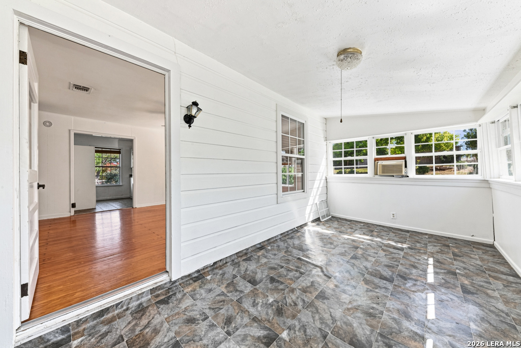 103 Lariat Dr