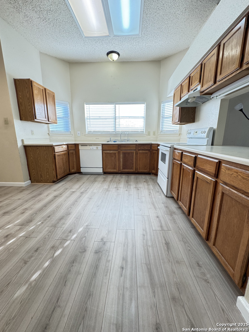 230 Saddlebrook Dr