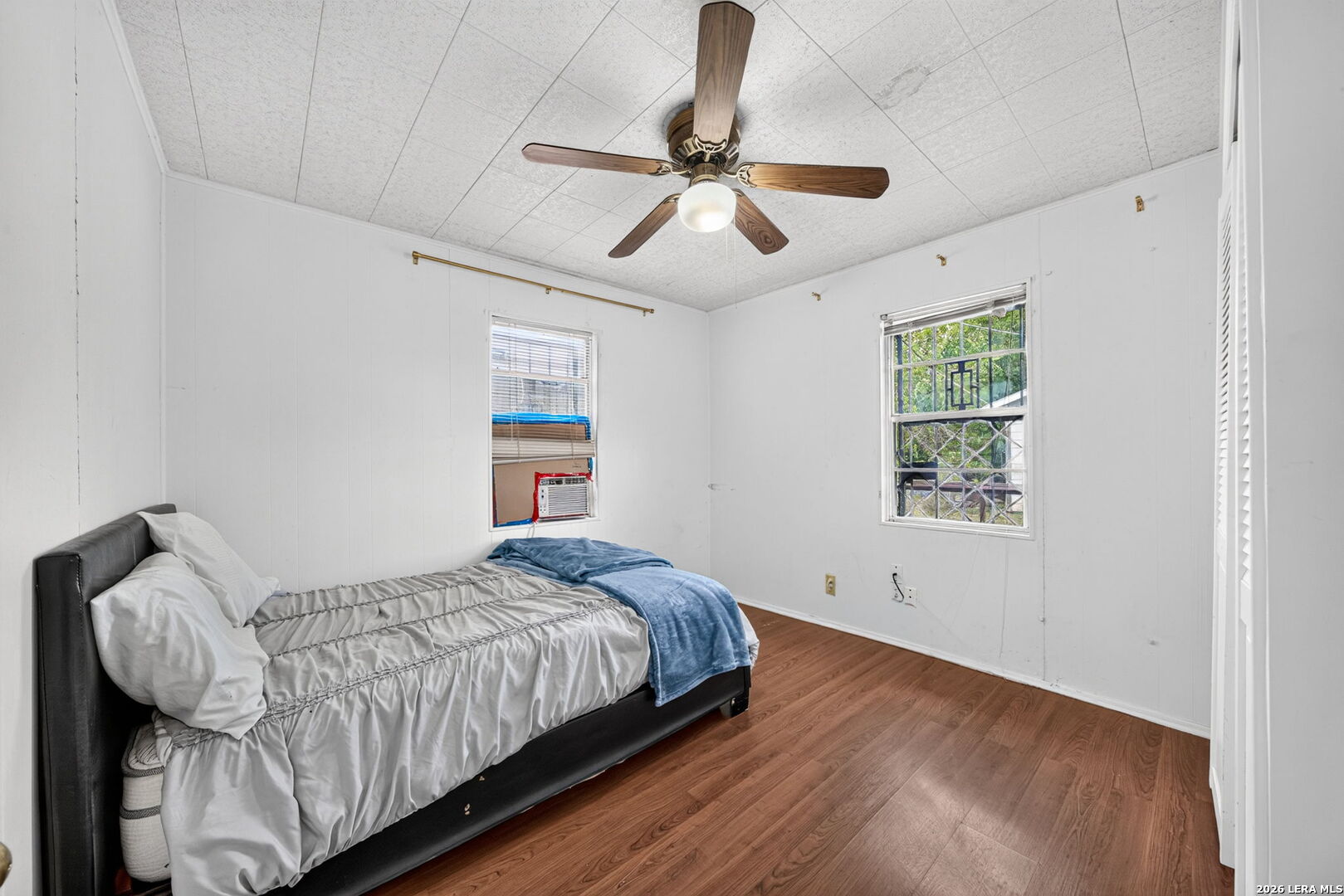 335 PARK PLZ