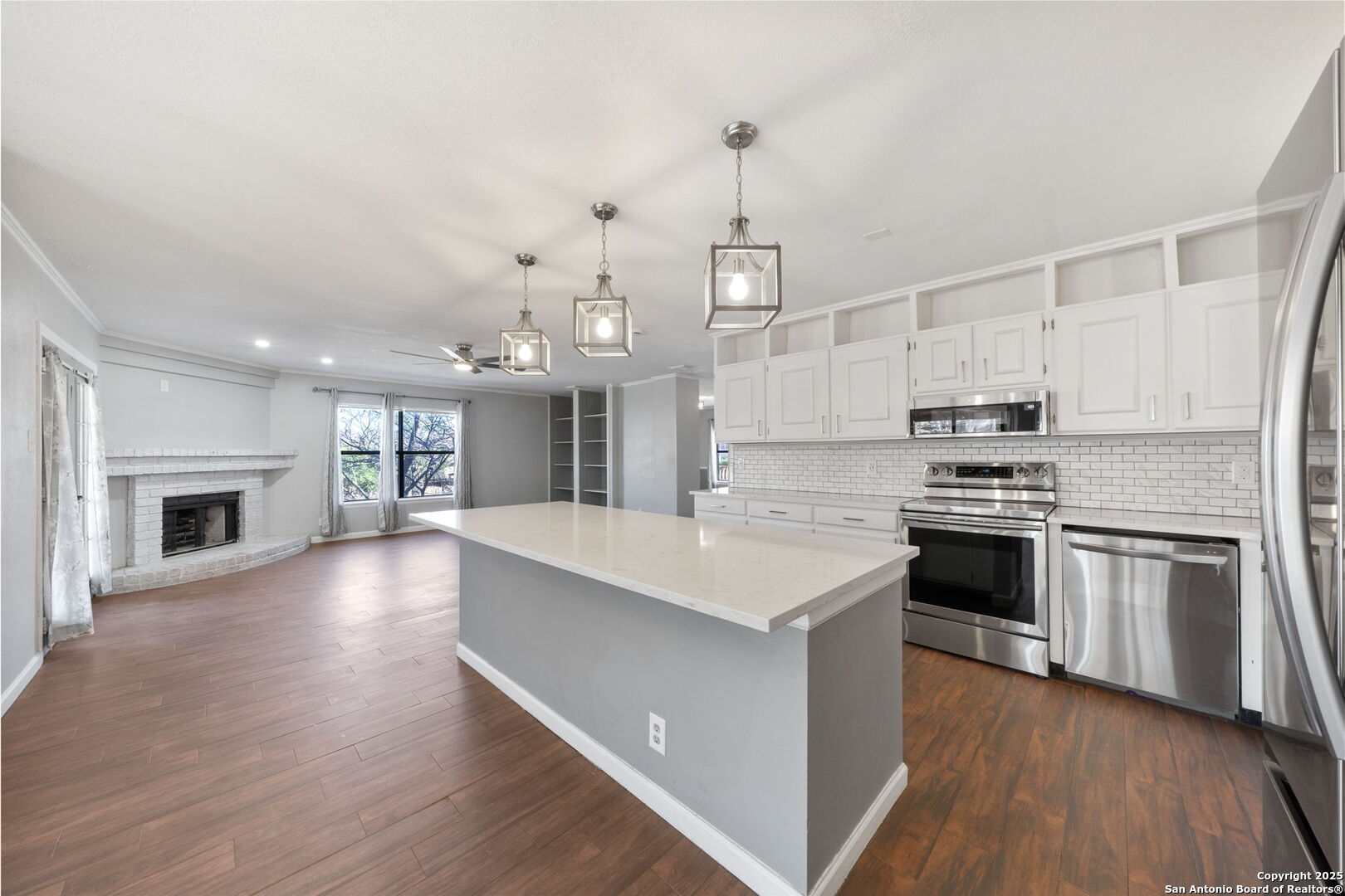 7703 Sandia Bluff