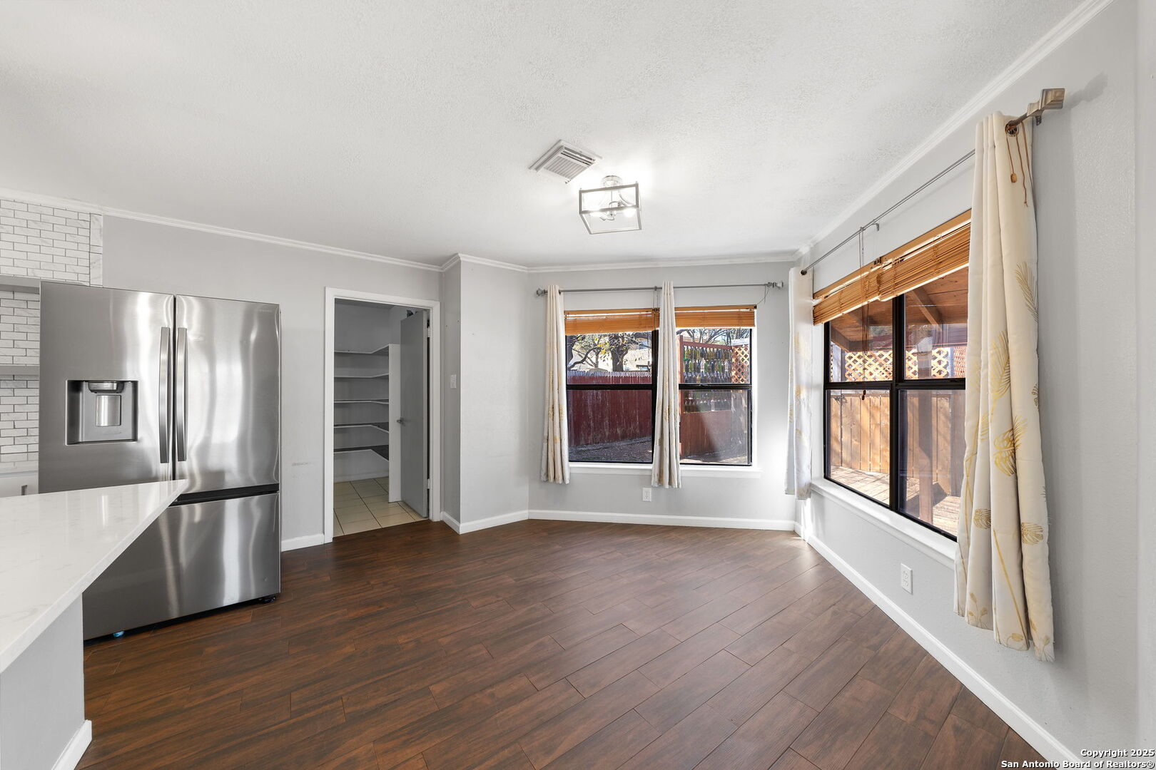 7703 Sandia Bluff