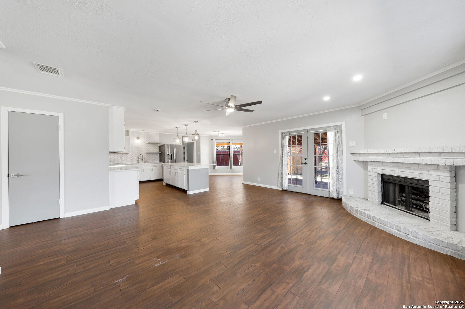 7703 Sandia Bluff