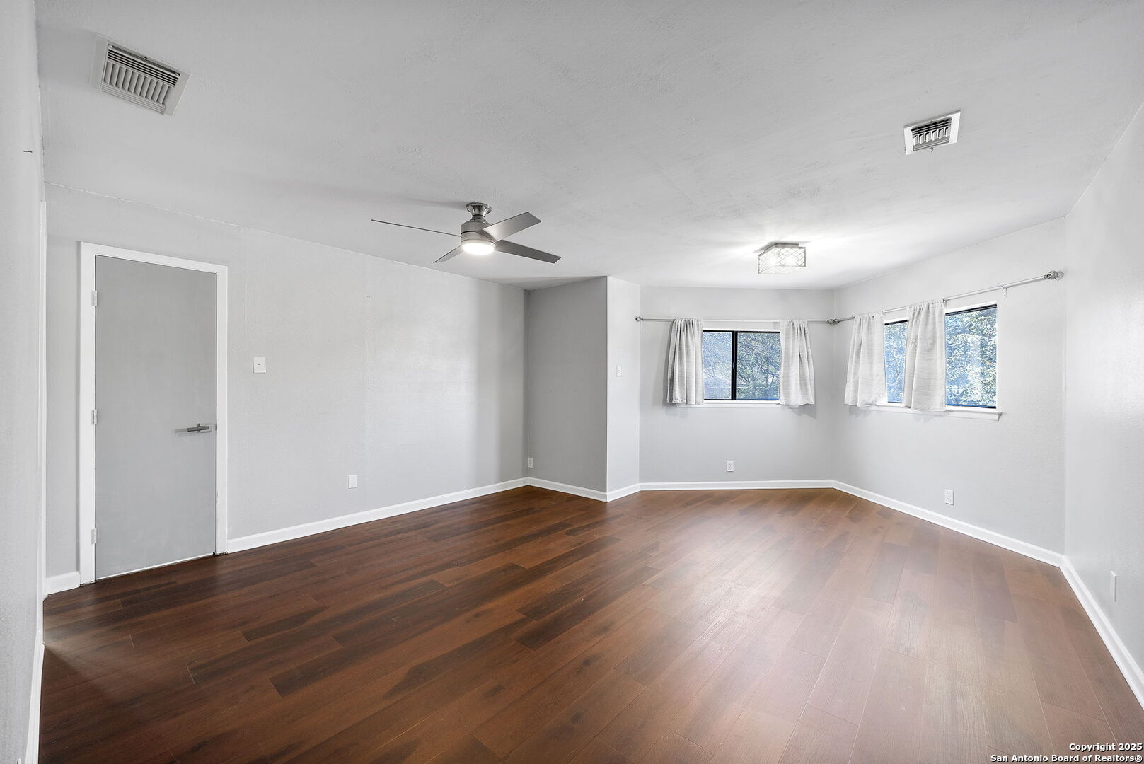 7703 Sandia Bluff