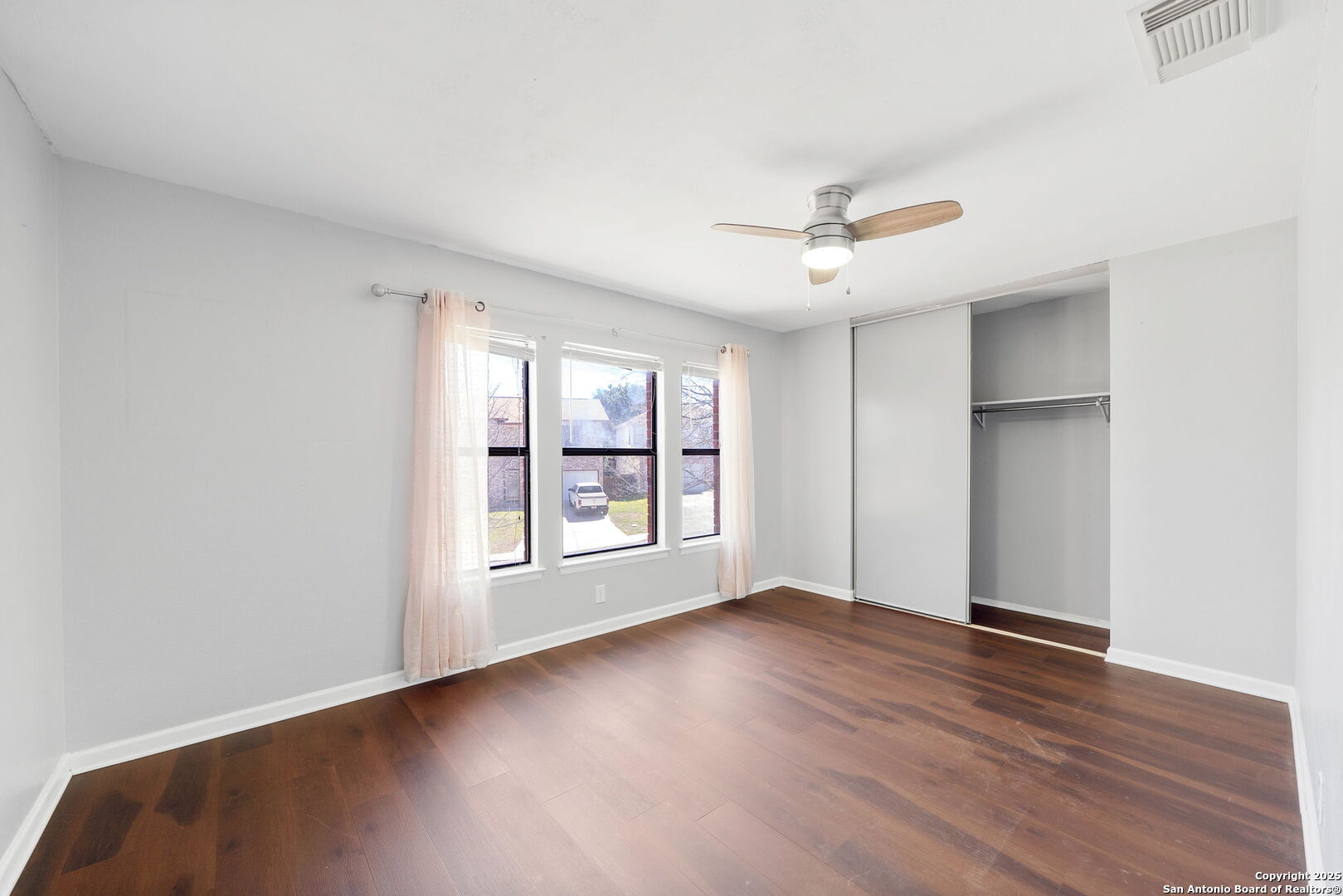 7703 Sandia Bluff