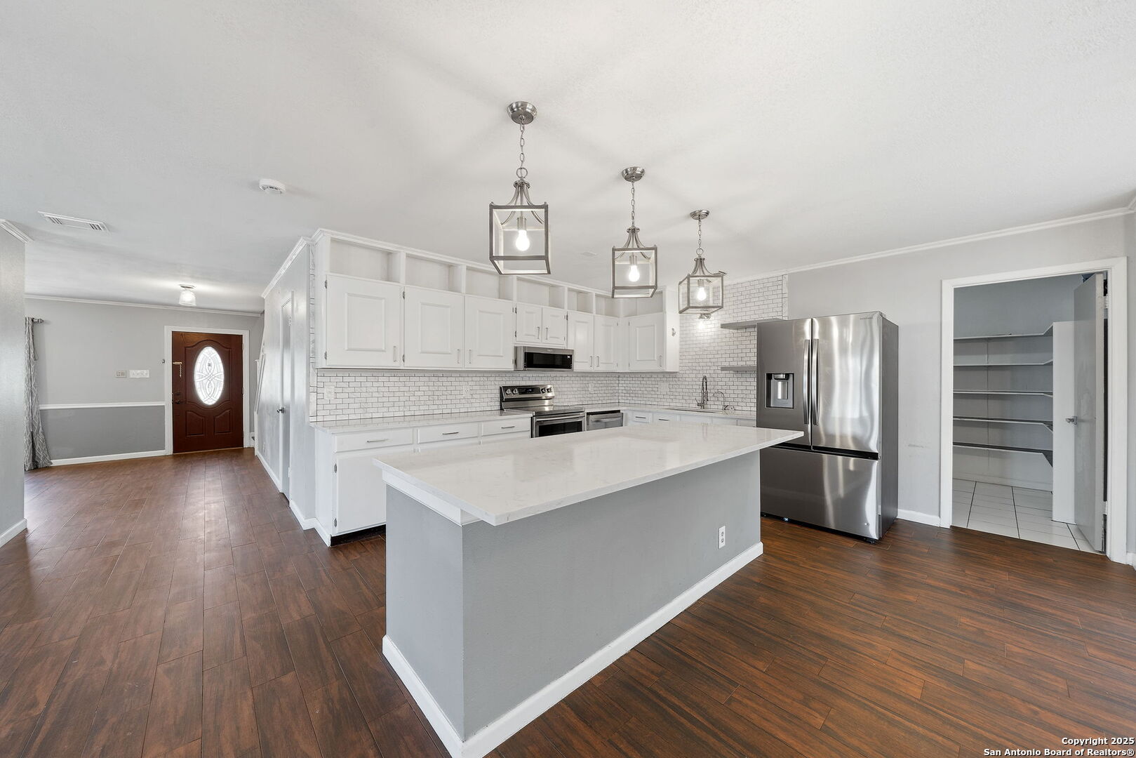 7703 Sandia Bluff