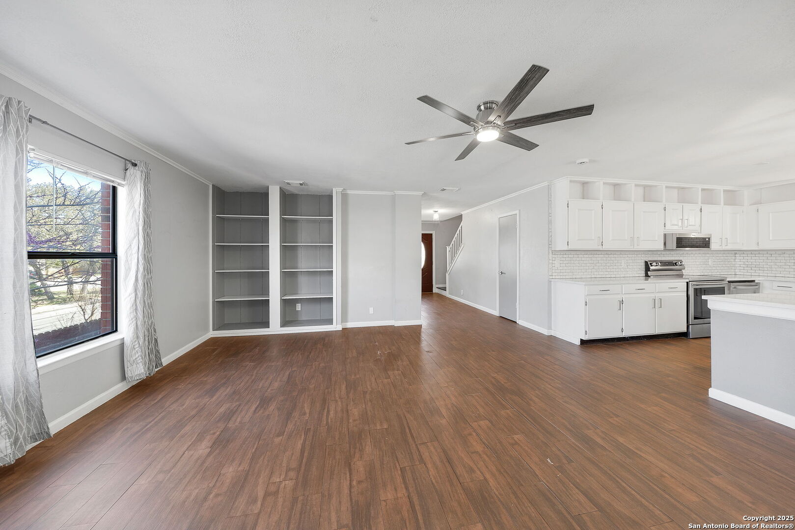 7703 Sandia Bluff
