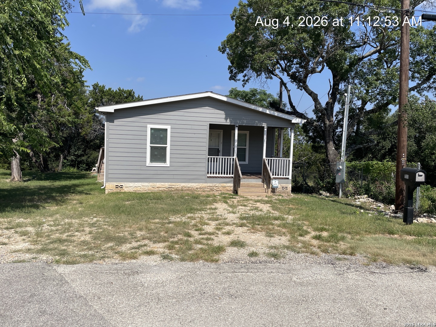 711 LA CRESTA DR