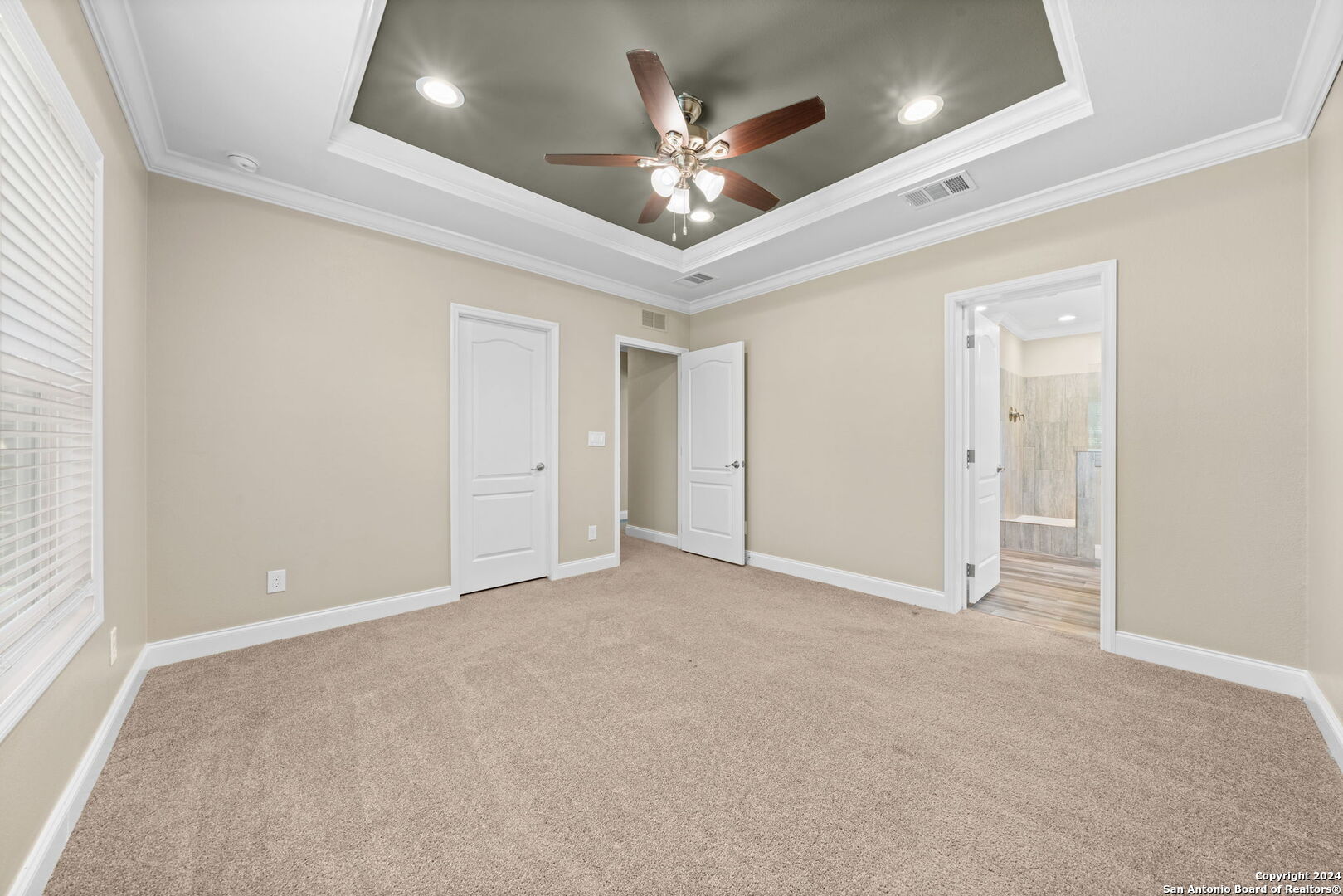 711 LA CRESTA DR
