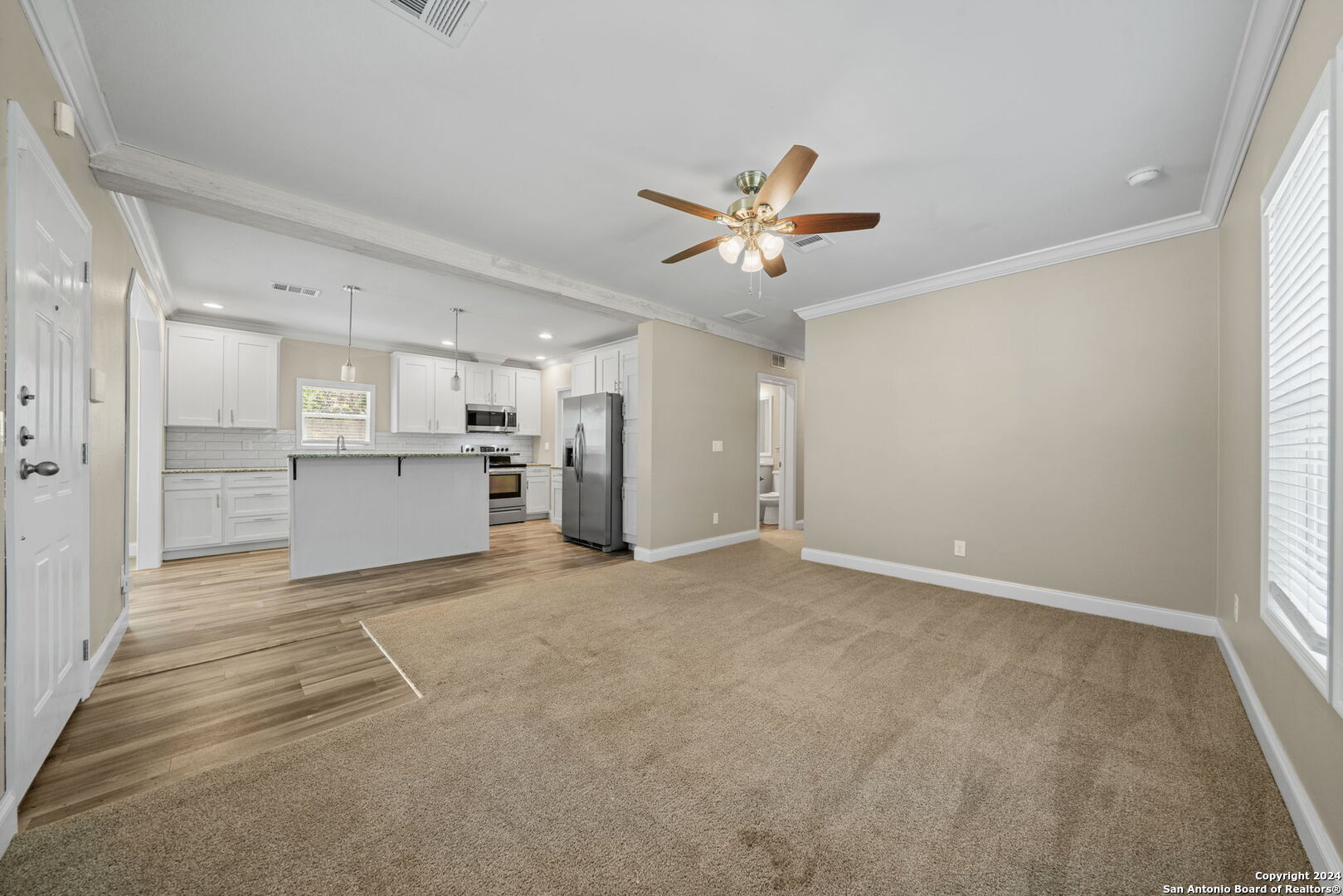711 LA CRESTA DR