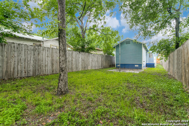 1324 E CARSON ST