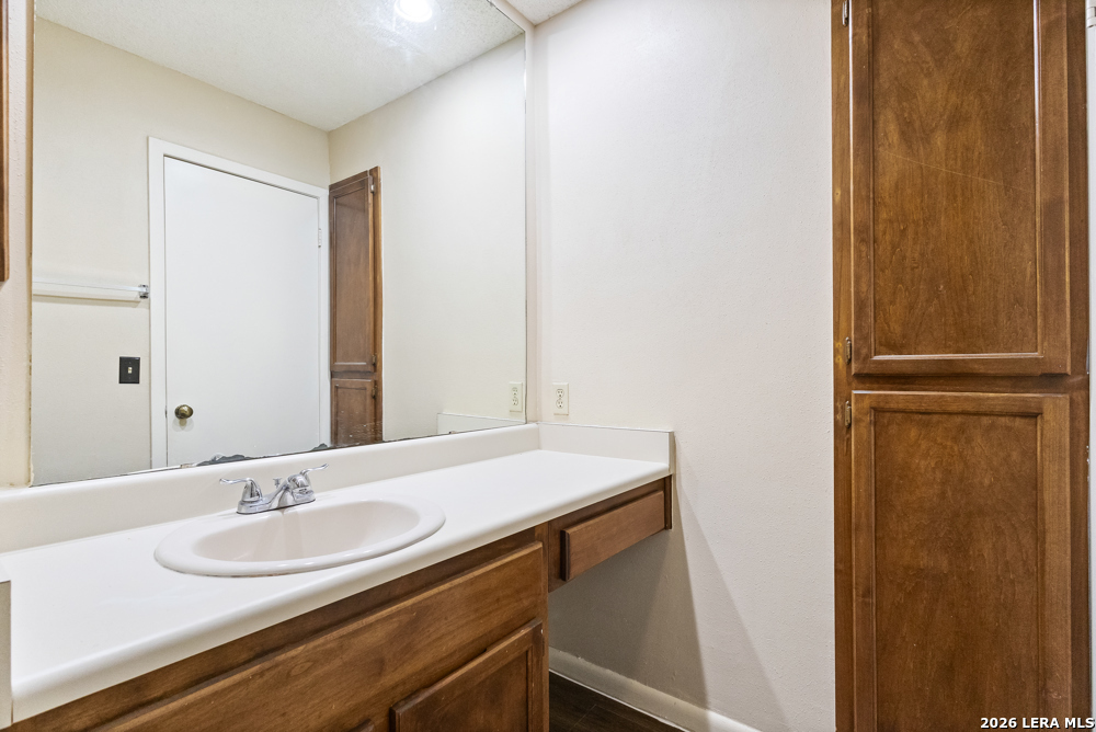 2255 Thousand Oaks Unit: 504