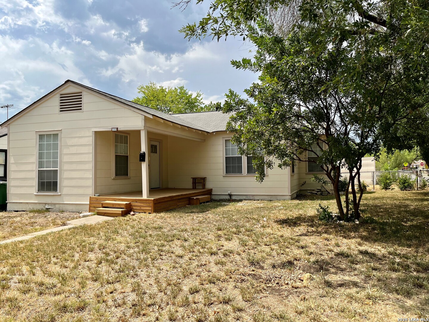703 W Olmos Dr