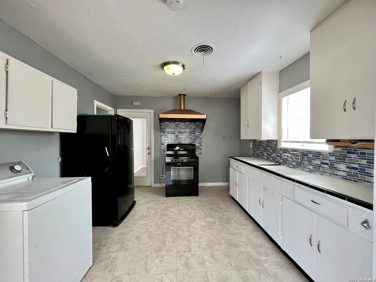 703 W Olmos Dr
