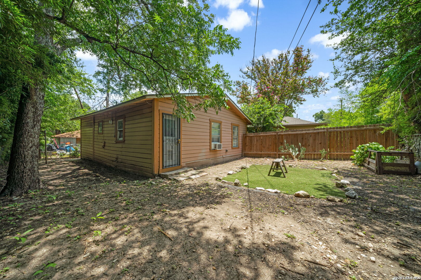 1023 W French