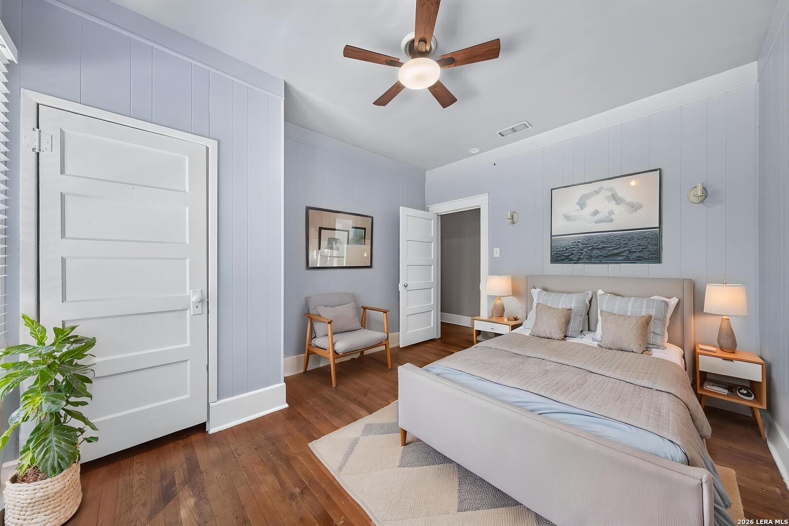 1023 W French