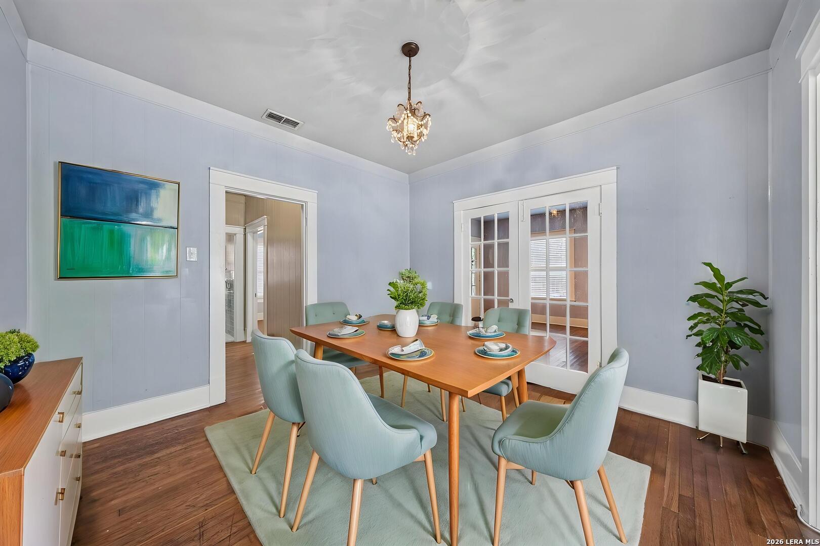 1023 W French