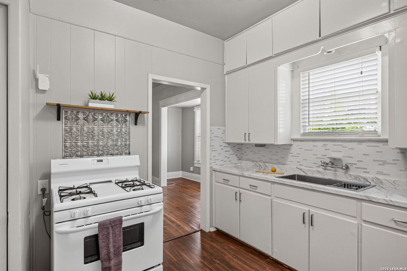 1023 W French