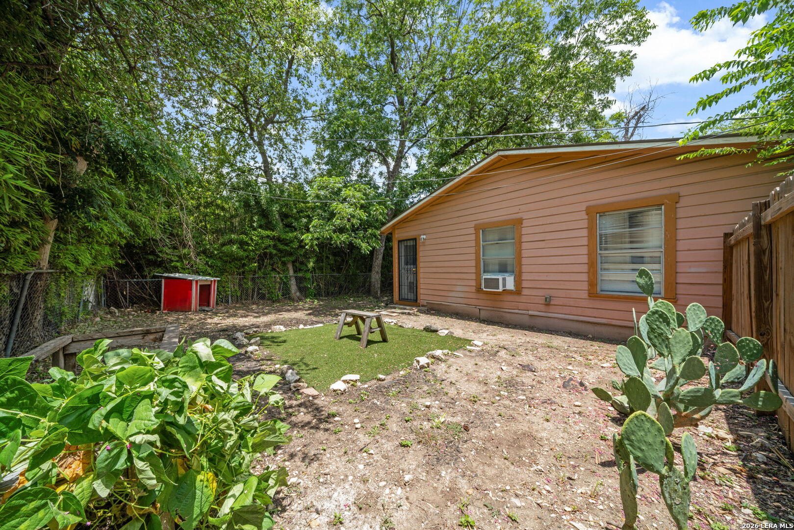 1023 W French
