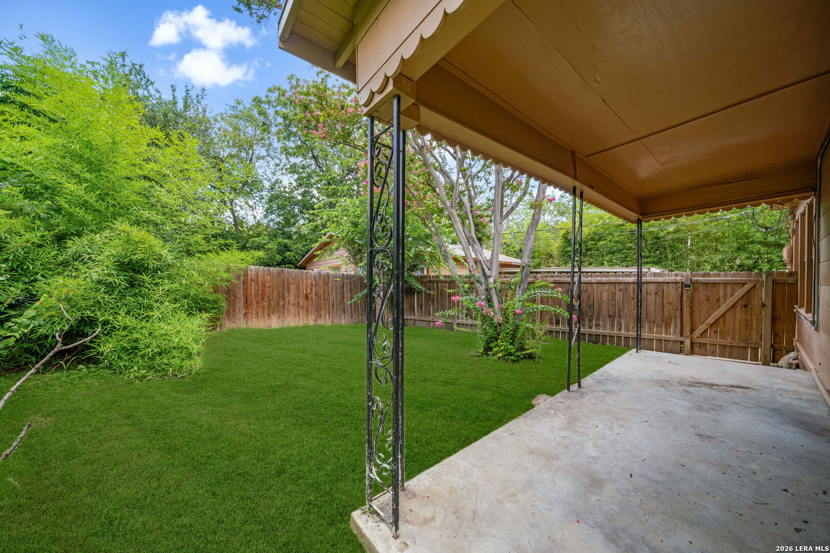 1023 W French