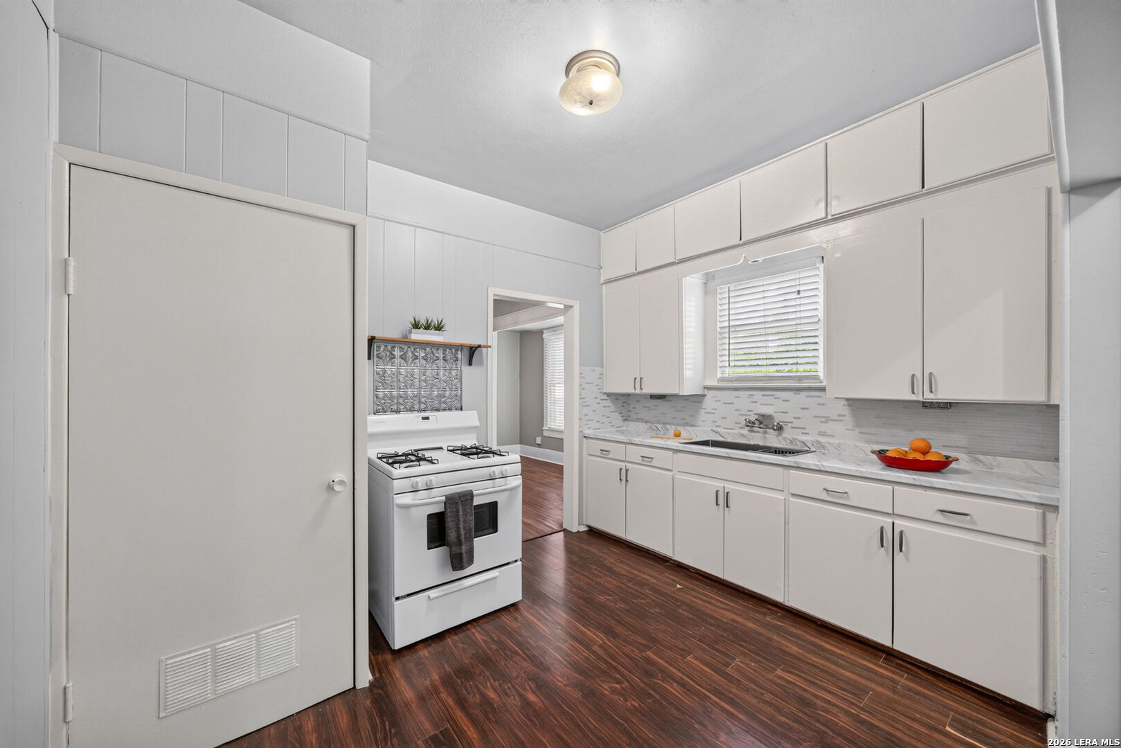 1023 W French