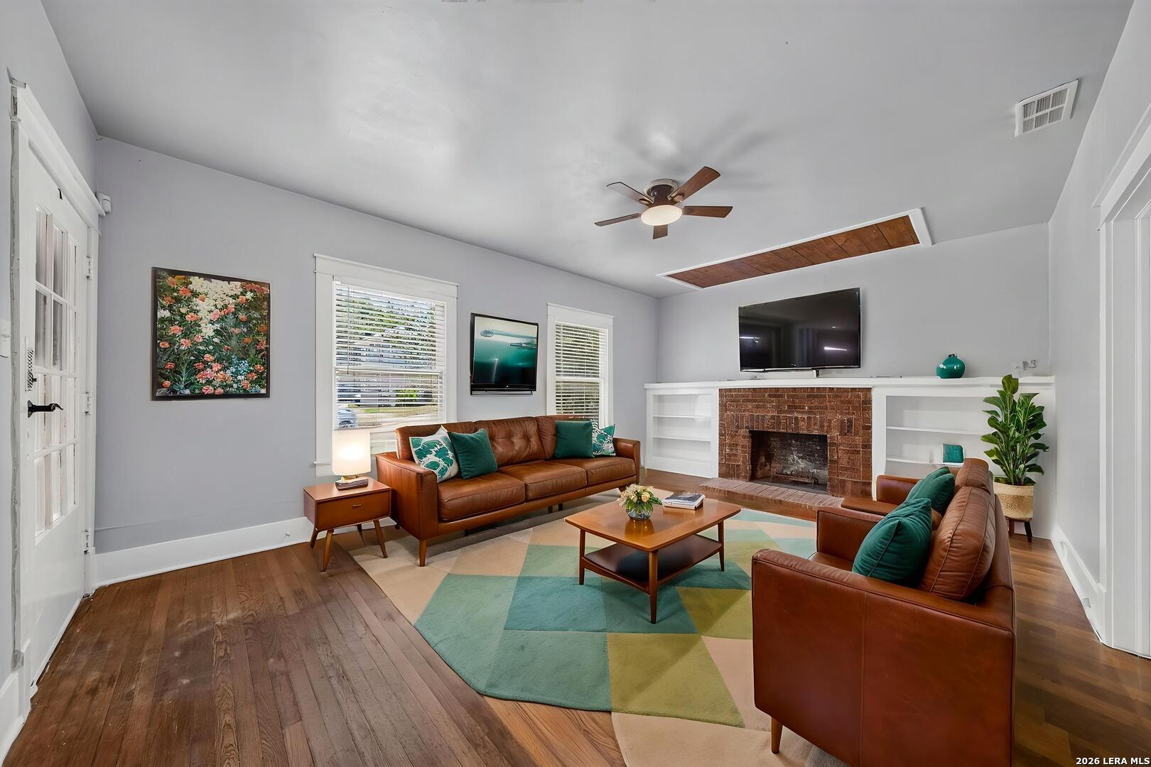 1023 W French