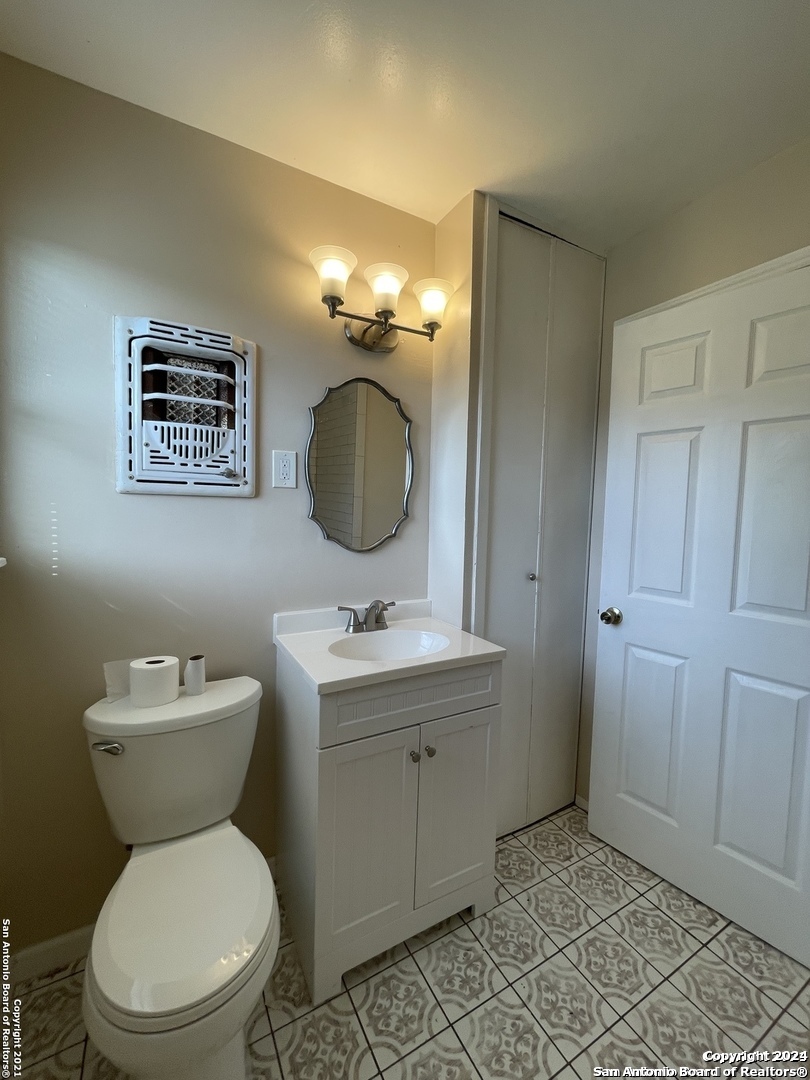 130 ASHFORD DR