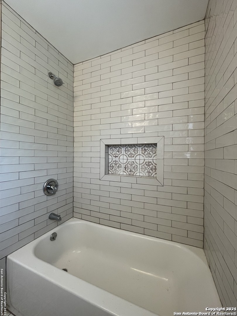 130 ASHFORD DR