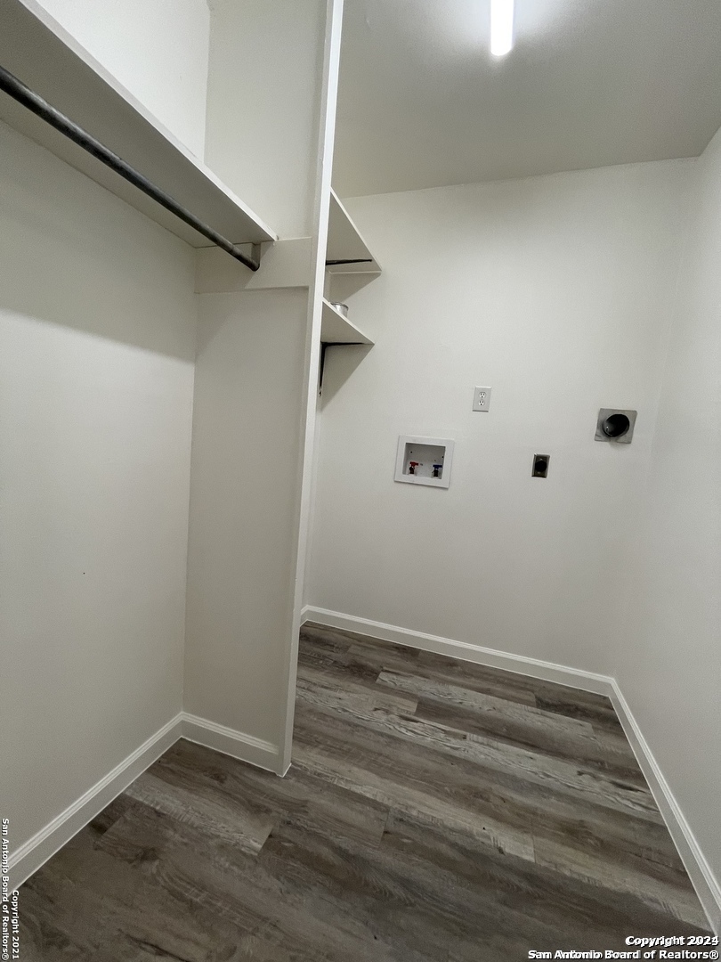 130 ASHFORD DR