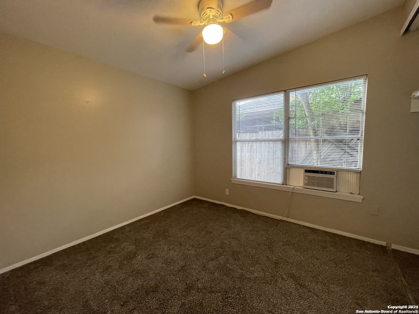130 ASHFORD DR