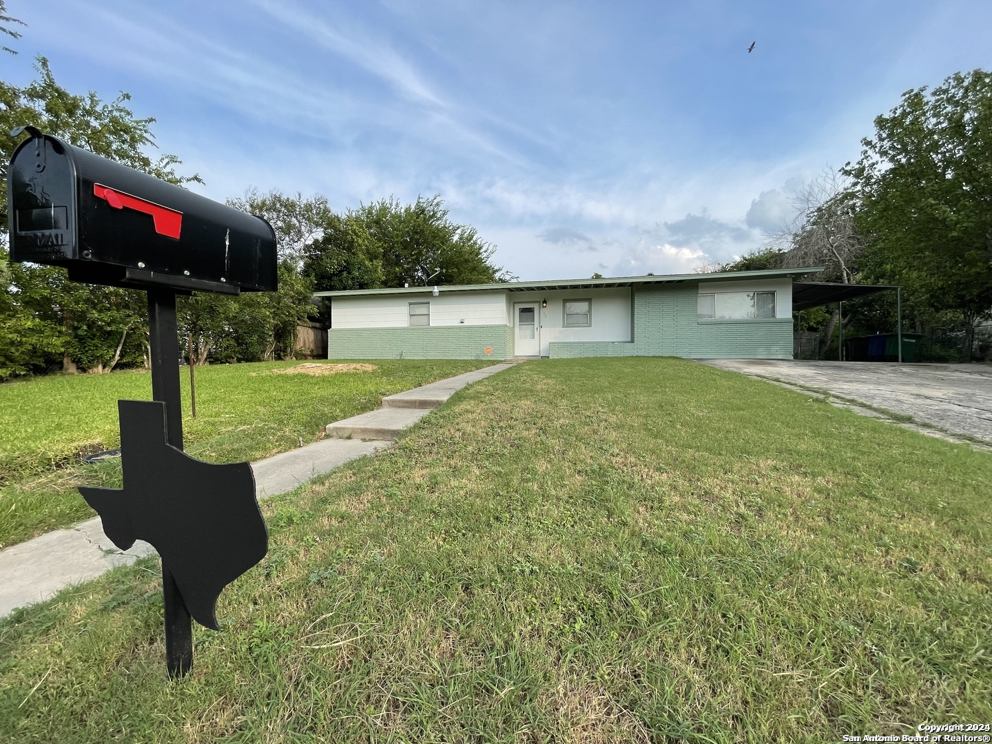 130 ASHFORD DR