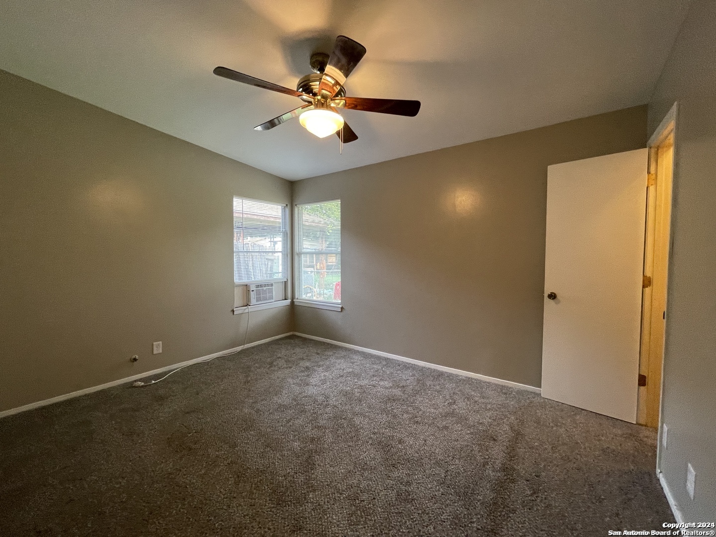 130 ASHFORD DR