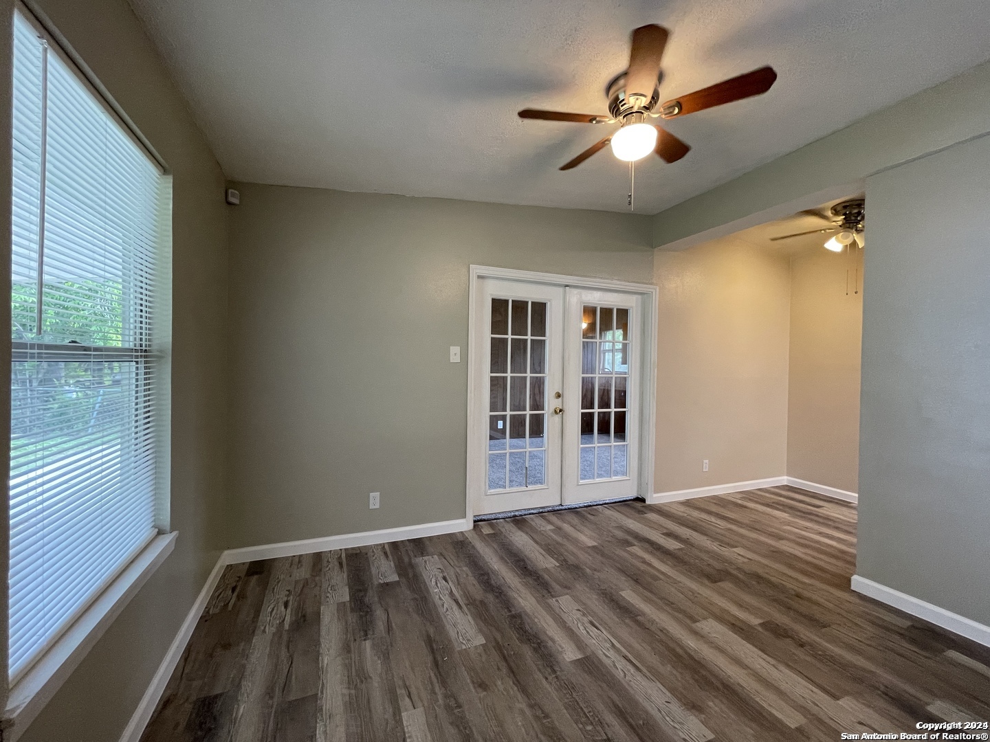 130 ASHFORD DR