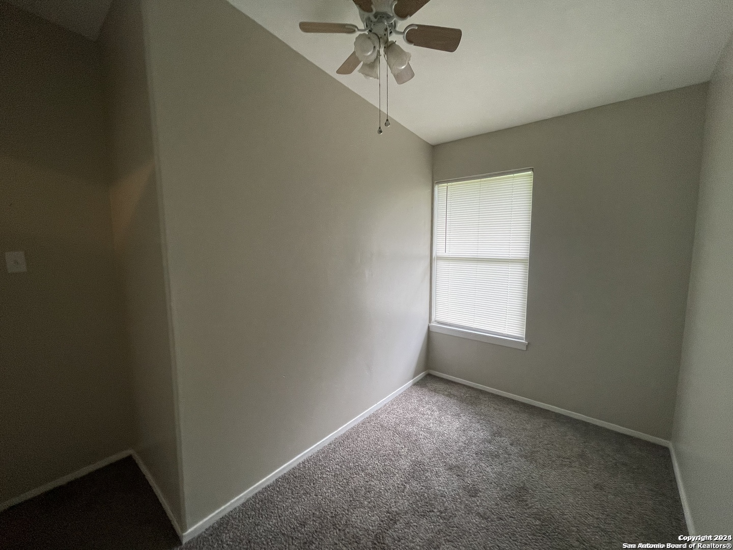 130 ASHFORD DR