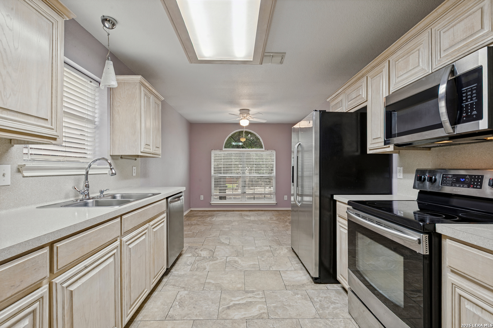 9651 EMERALD PL