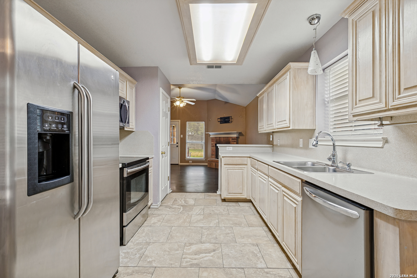 9651 EMERALD PL